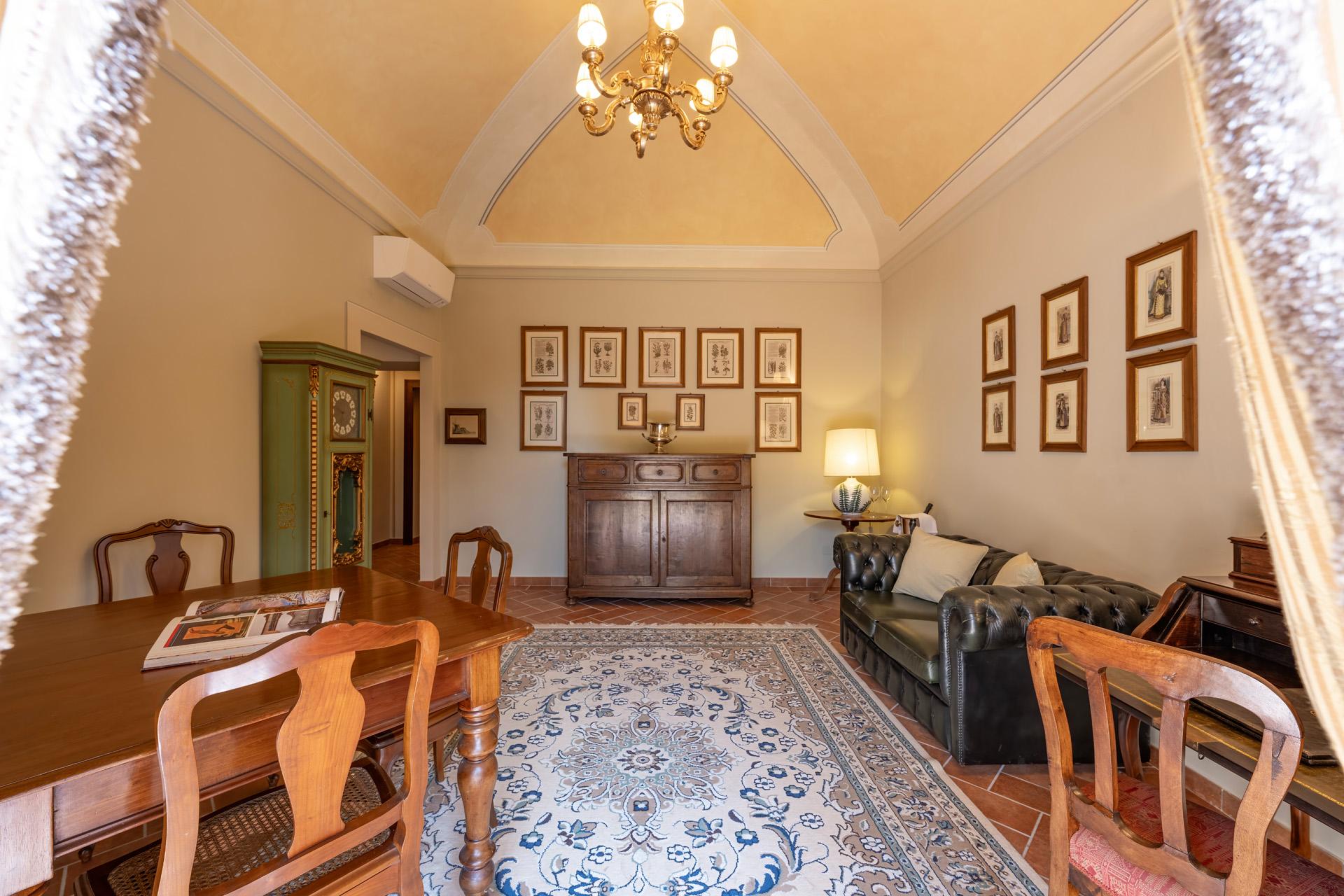 Suite con tre camere da letto| Affascinante Suite della Scuderia di Villa Valentini Bonaparte