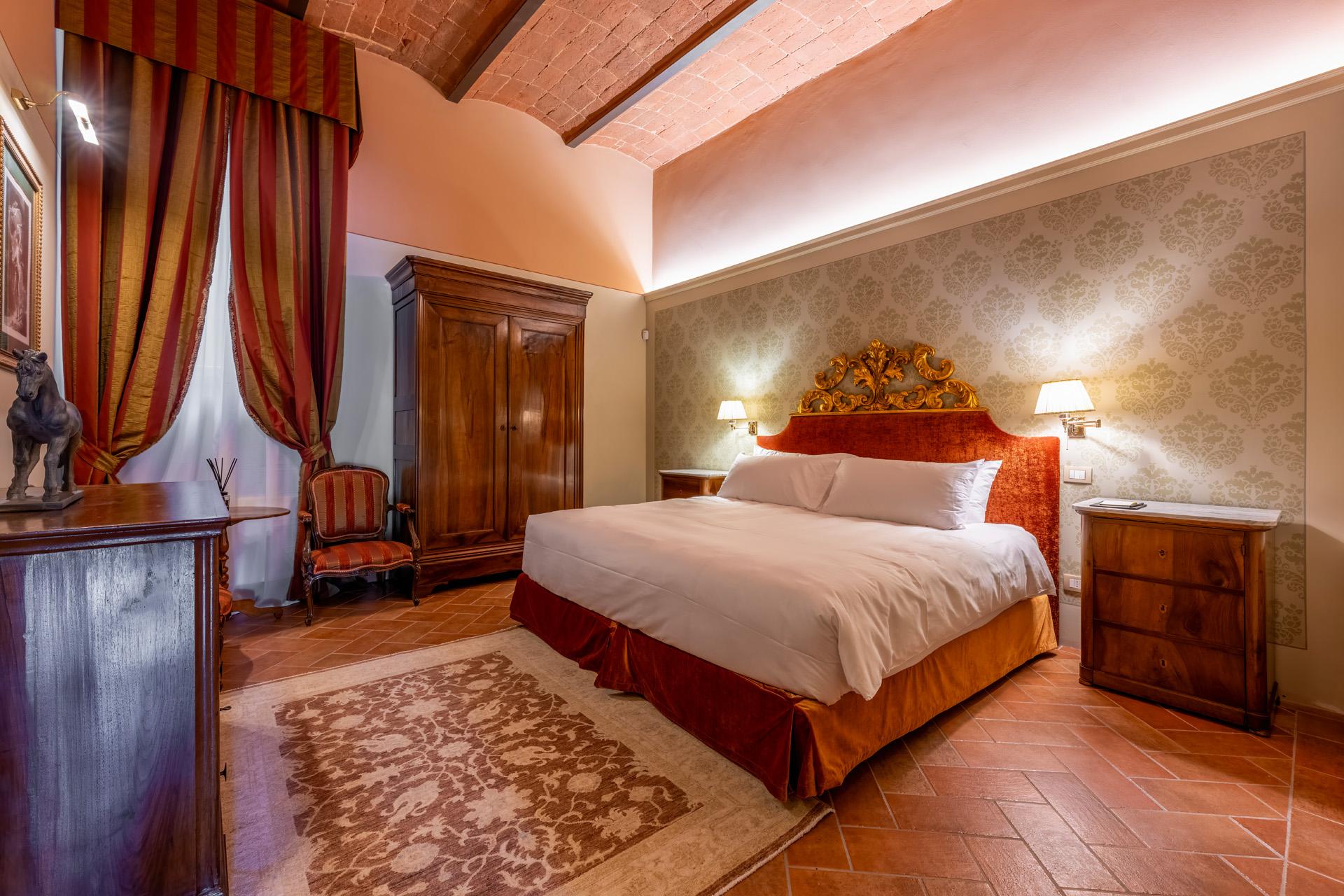 La Scuderia di Villa Valentini Bonaparte, eleganti Suites per un soggiorno immerso nelle campagne Toscane.