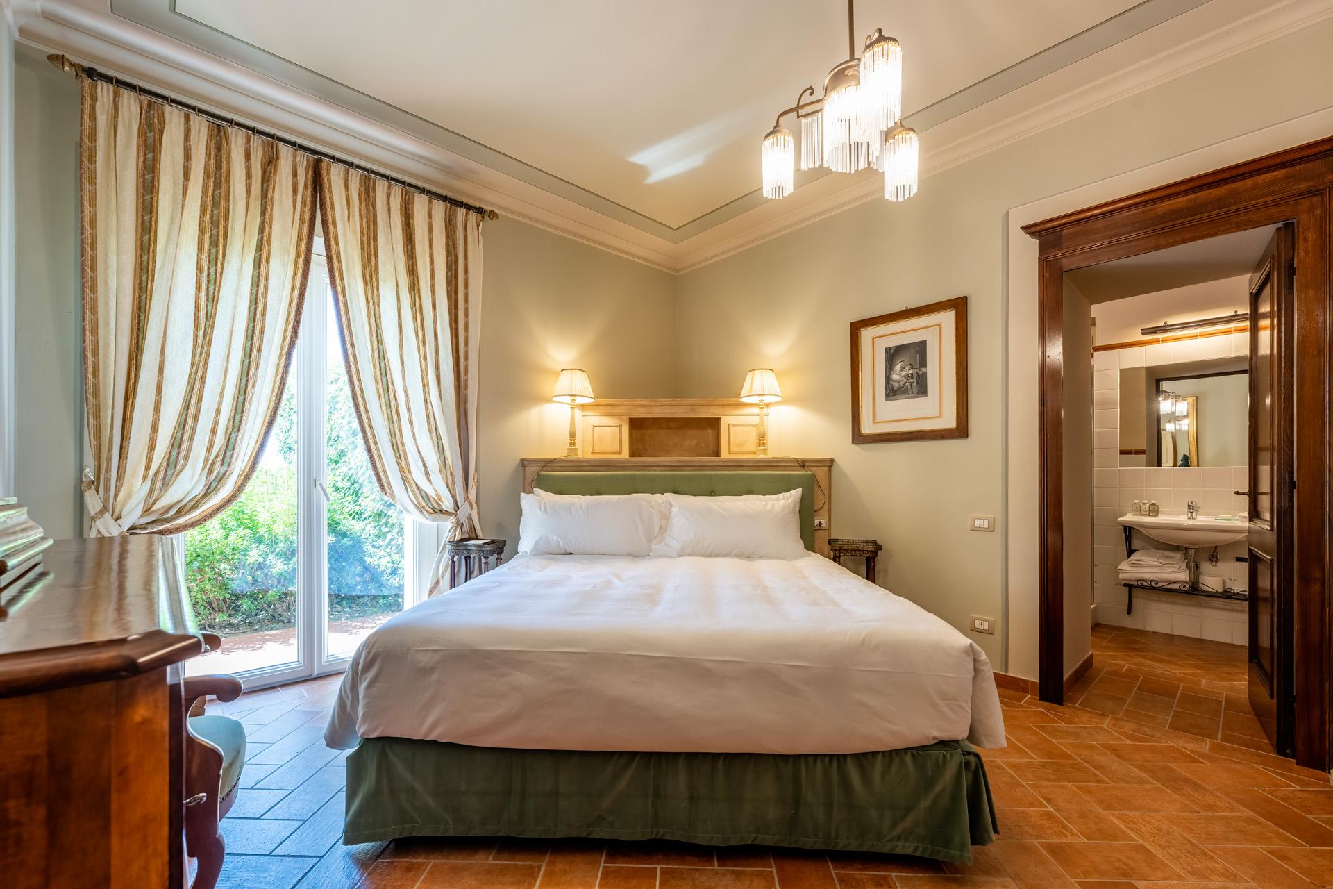 Two bedrooms suite| Luxury Suite for families at La Scuderia of Villa Valentini Bonaparte